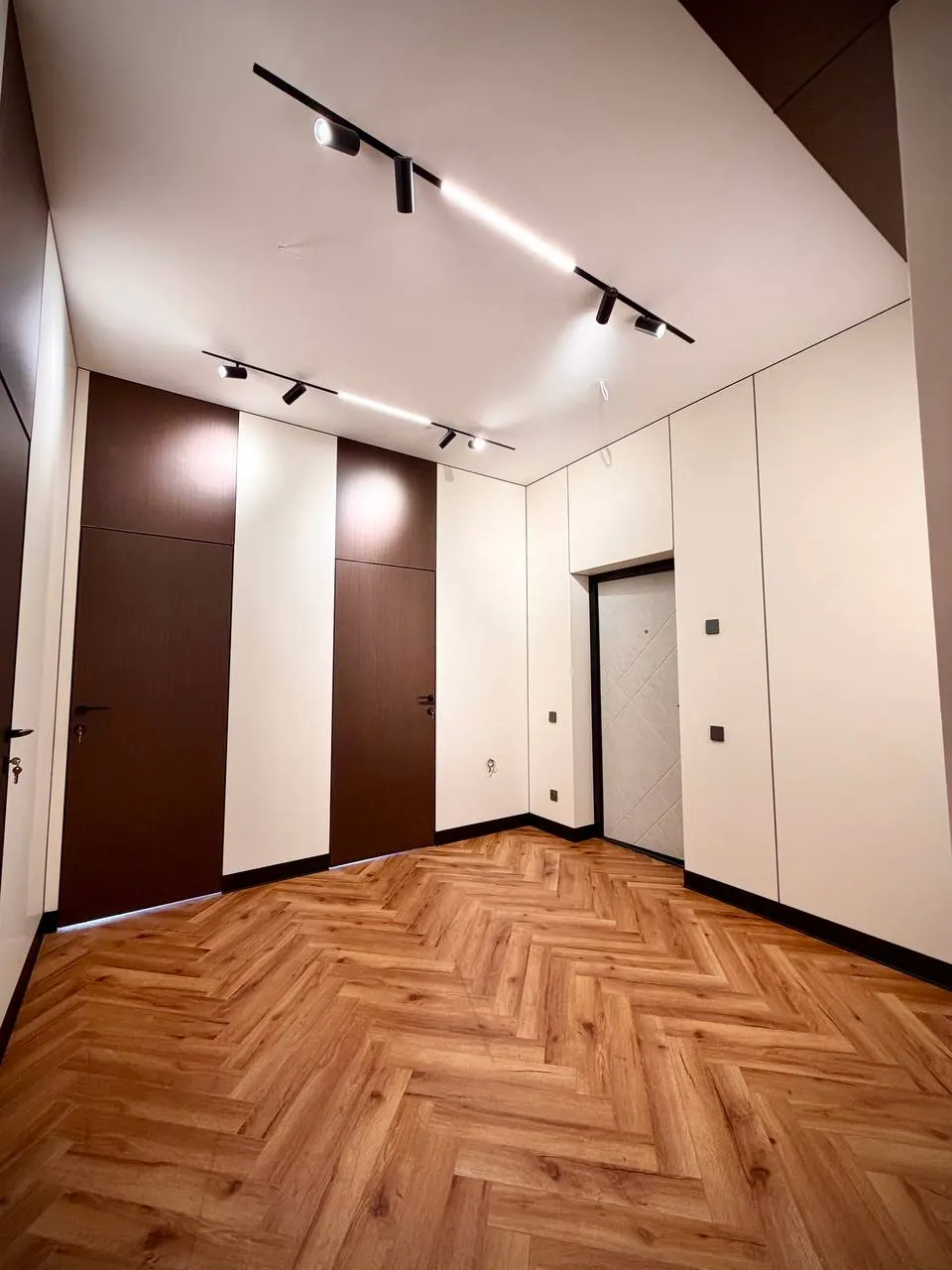 Сотилади 5 хонали квартира, 150 м², 10/10 қават — Яшнобод тумани