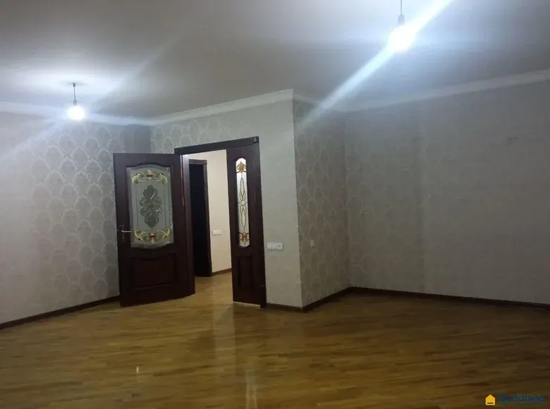 Продаётся 4-комнатная квартира, 126 м², 2/4 этаж — Мирзо-Улугбекский район