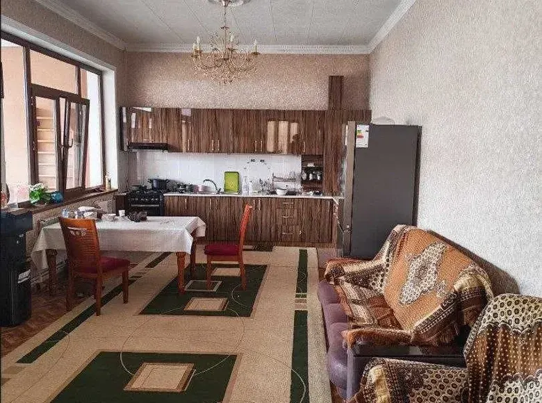Сотилади 4 хонали ҳовли уй, 121 м² — Яккасарой тумани