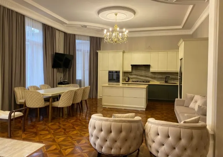 Сотилади 6 хонали ҳовли уй, 8.5 сотих, 850 м² — Мирзо Улуғбек тумани