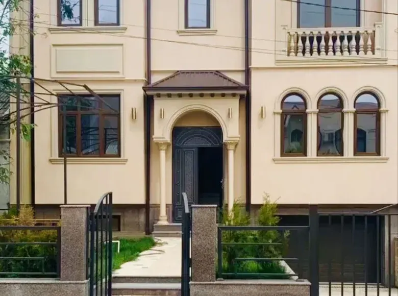 Сотилади 5 хонали ҳовли уй, 1.5 сотих, 200 м² — Мирзо Улуғбек тумани