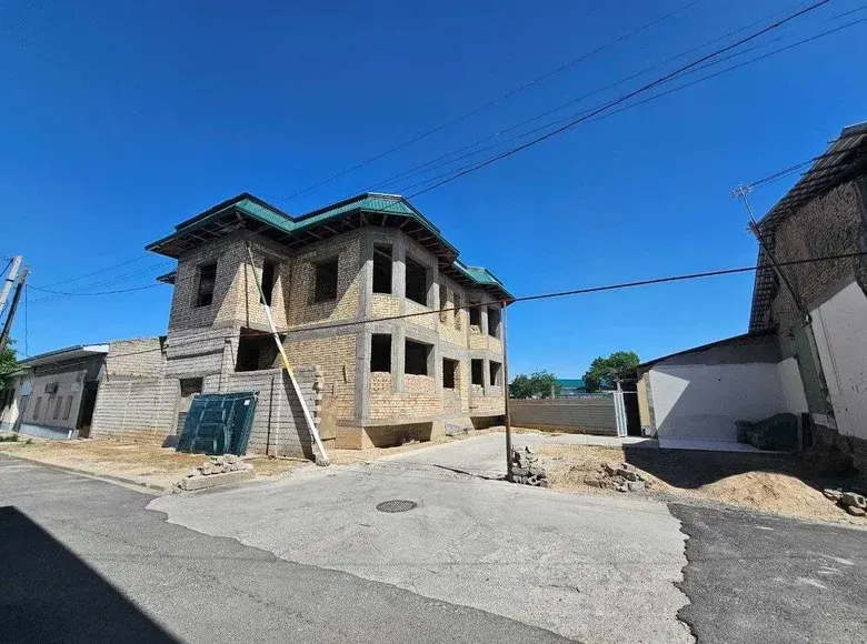 Sotiladi 6 xonali hovli uy, 13 sotix, 250 m² — Sergeli tumani