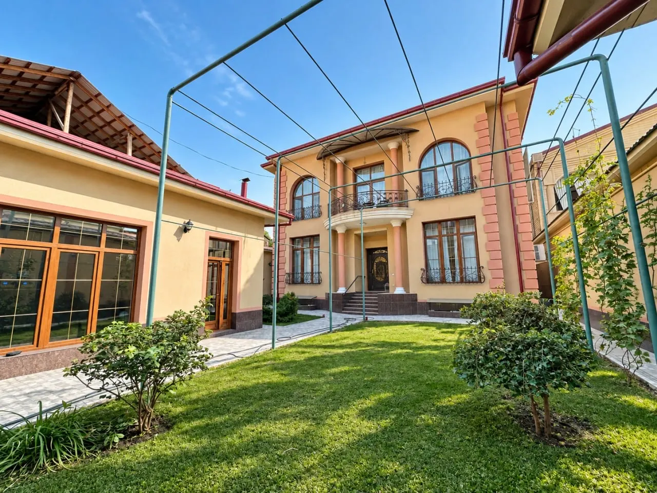 Ijaraga beriladi tijorat binosi, 500 m², 7,5 sotix — Yakkasaroy tumani