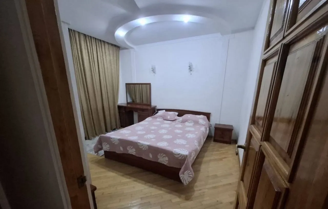 Сдаётся 3-комнатная квартира, 75 м², 2/4 этаж — Мирабадский район