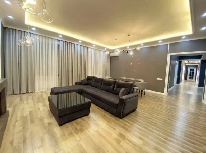 Сдаётся 5-комнатная квартира, 225 м², 6/9 этаж — Юнусабадский район