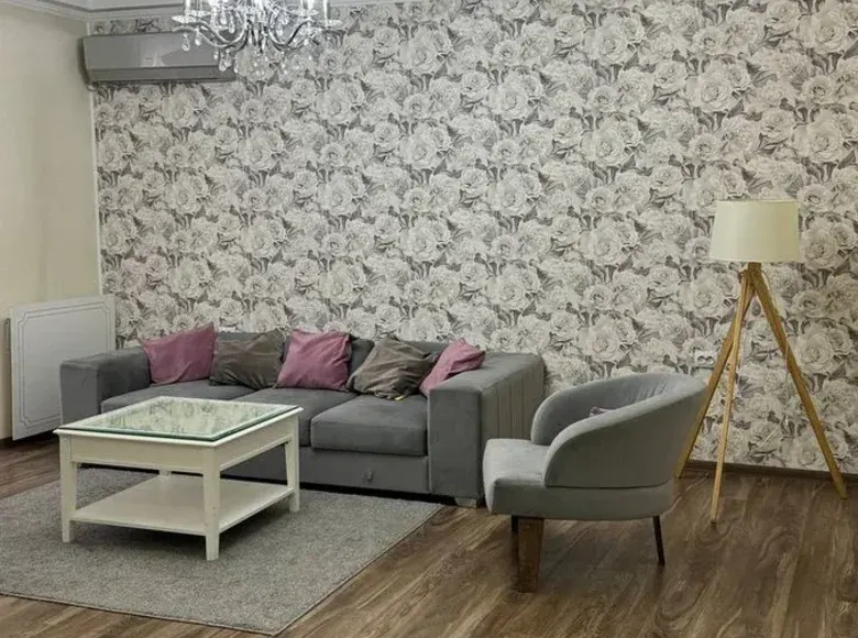 Сдаётся 3-комнатная квартира, 80 м², 3/4 этаж — Мирабадский район
