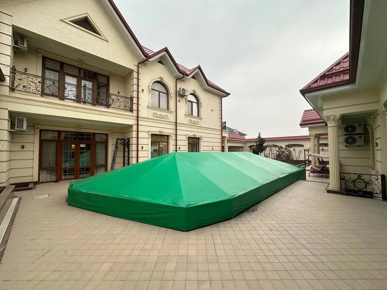 Сотилади 6 хонали ҳовли уй, 8 сотих, 800 м² — Мирзо Улуғбек тумани
