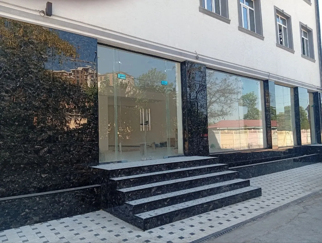 Сдаётся коммерческое помещение, 350 м² — Яшнабадский район