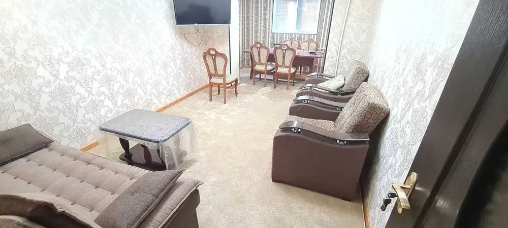 Сдаётся 4-комнатная квартира, 90 м², 1/4 этаж — Мирзо-Улугбекский район