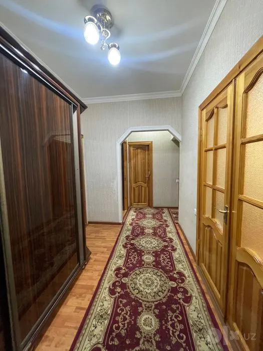 Сдаётся 4-комнатная квартира, 92 м², 3/5 этаж — Яшнабадский район
