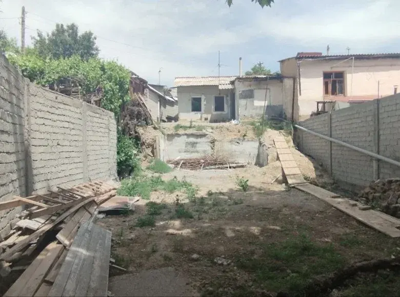 Sotiladi 2 xonali hovli uy, 2.8 sotix, 70 m² — Yunusobod tumani