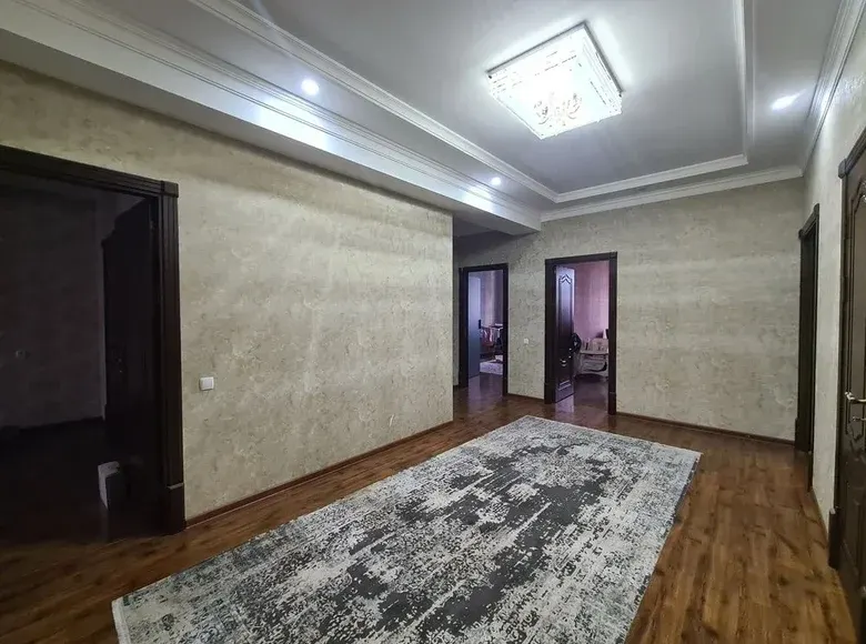 Продаётся 4-комнатная квартира, 132 м², 6/7 этаж — Алмазарский район