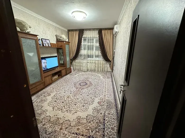 Sotiladi 3 xonali kvartira, 9/9 qavat