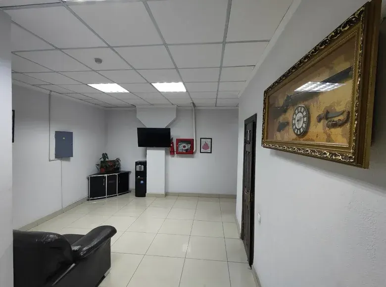 Сотилади тижорат биноси, 592 м², 2/2 қават — Олмазор тумани