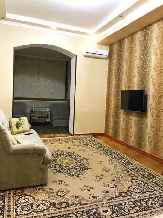 Сдаётся 4-комнатная квартира, 100 м², 3/4 этаж — Шайхантахурский район