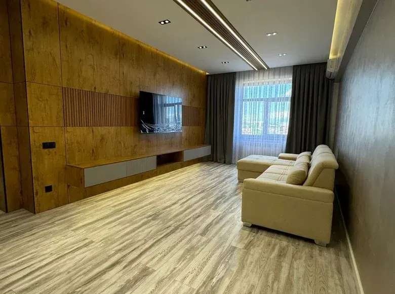 Сотилади студия квартира, 114 м², 3/9 қават — Мирзо Улуғбек тумани