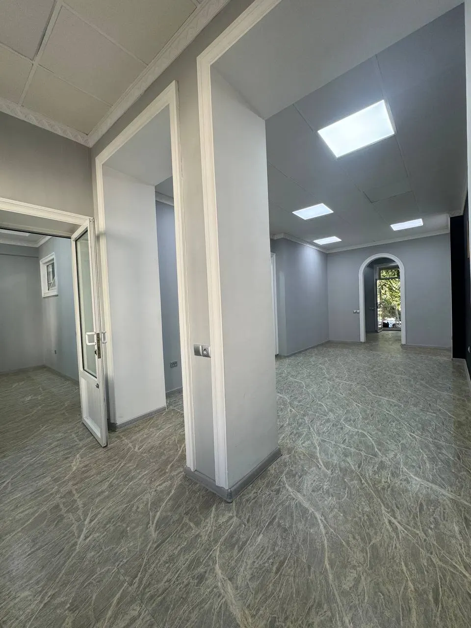 Сдаётся коммерческое помещение, 84 м², 1/4 этаж — Шайхантахурский район