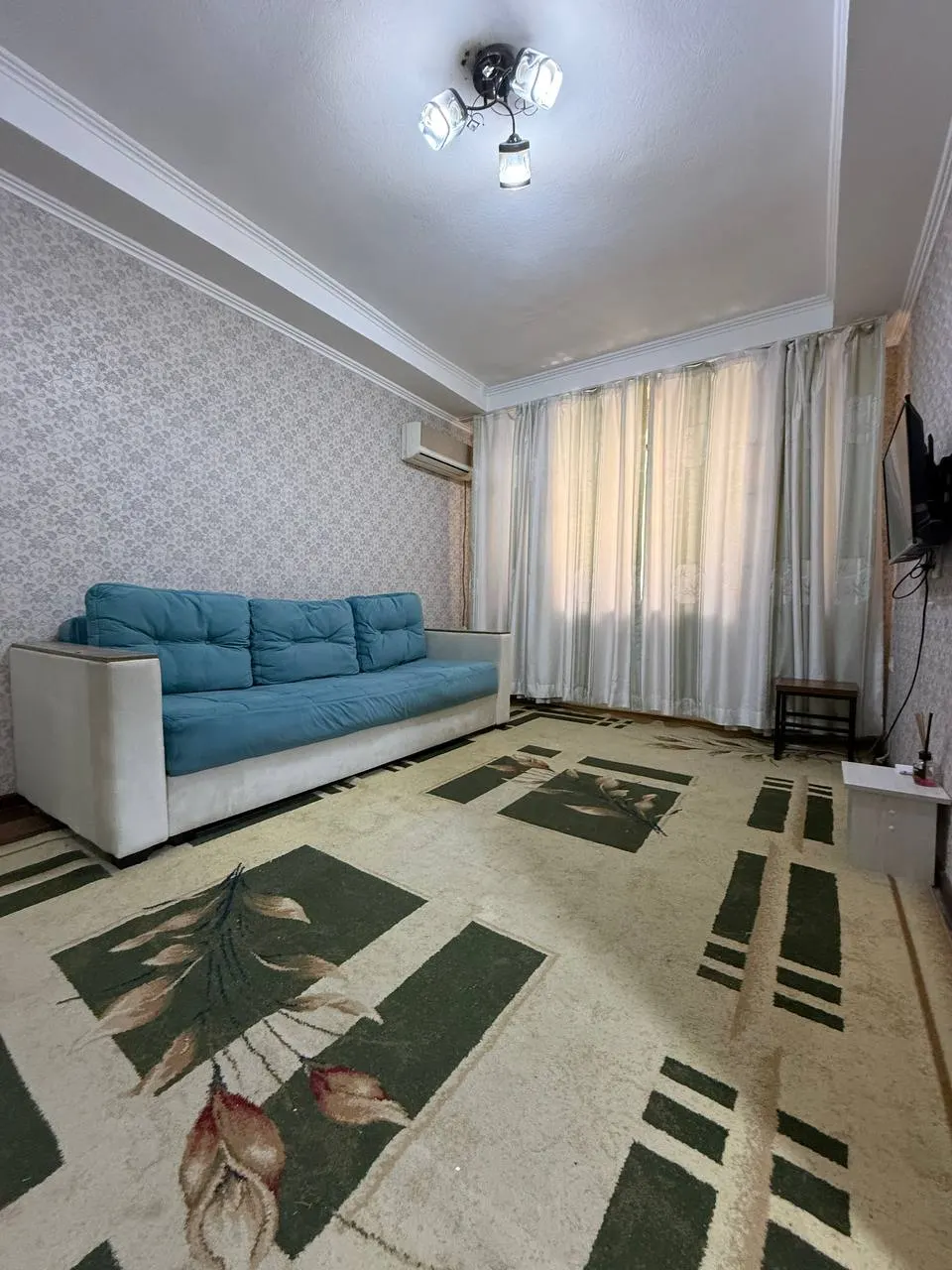 Продаётся 1-комнатная квартира, 28 м², 1/4 этаж — Яшнабадский район