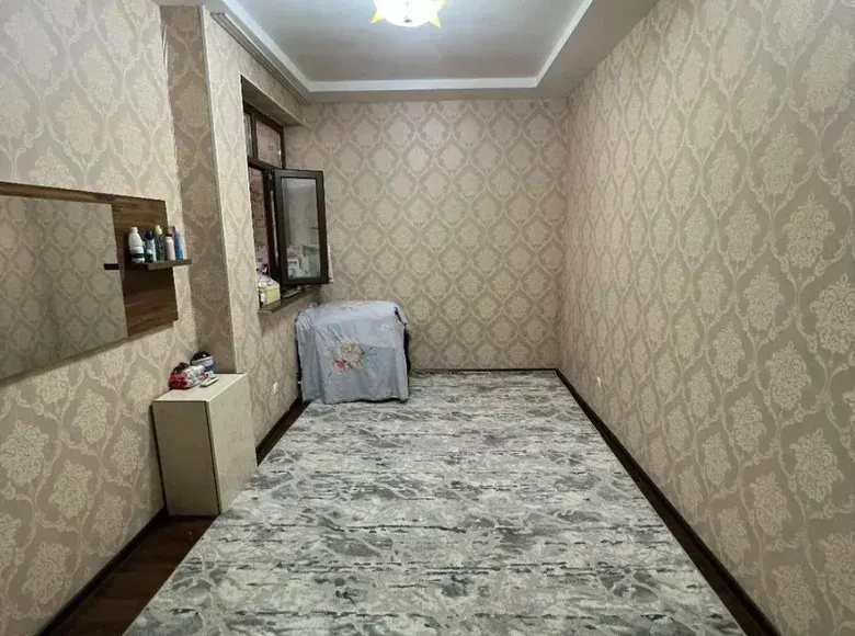 Сотилади 2 хонали квартира, 42 м², 2/3 қават — Мирзо Улуғбек тумани
