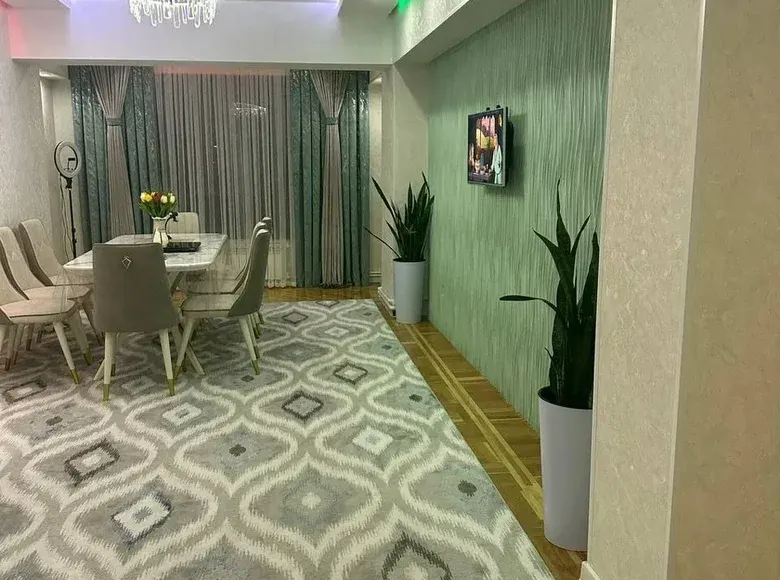 Sotiladi 3 xonali kvartira, 140 m², 9/9 qavat — Mirobod tumani