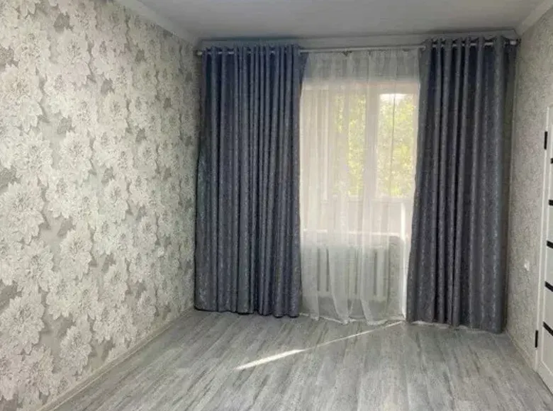 Продаётся 3-комнатная квартира, 50 м², 3/4 этаж — Юнусабадский район
