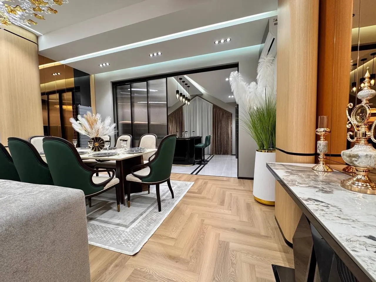 Продаётся 4-комнатная квартира, 162 м², 7/7 этаж — Шайхантахурский район