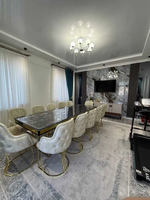 Продаётся 4-комнатная квартира, 118 м², 4/5 этаж — Алмазарский район
