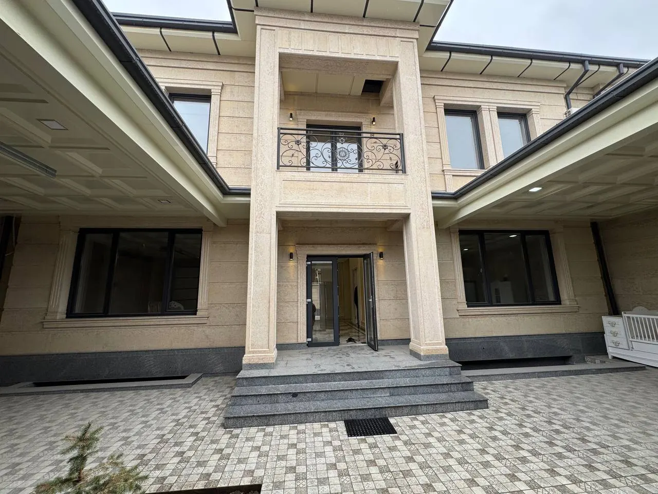 Ижарага берилади 6 хонали ҳовли уй, 3,2 сотих, 450 м², 2 қаватли — Мирзо Улуғбек тумани