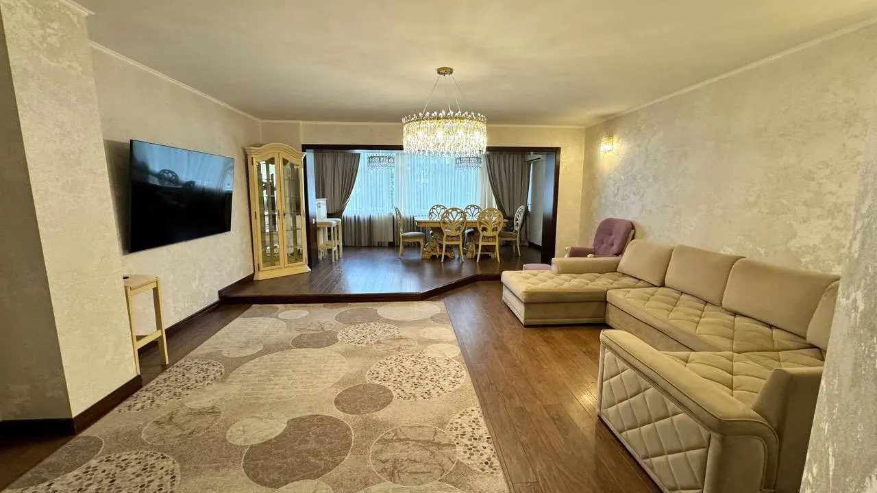 Sotiladi 5 xonali kvartira, 144 m², 3/5 qavat — Mirzo Ulugʻbek tumani