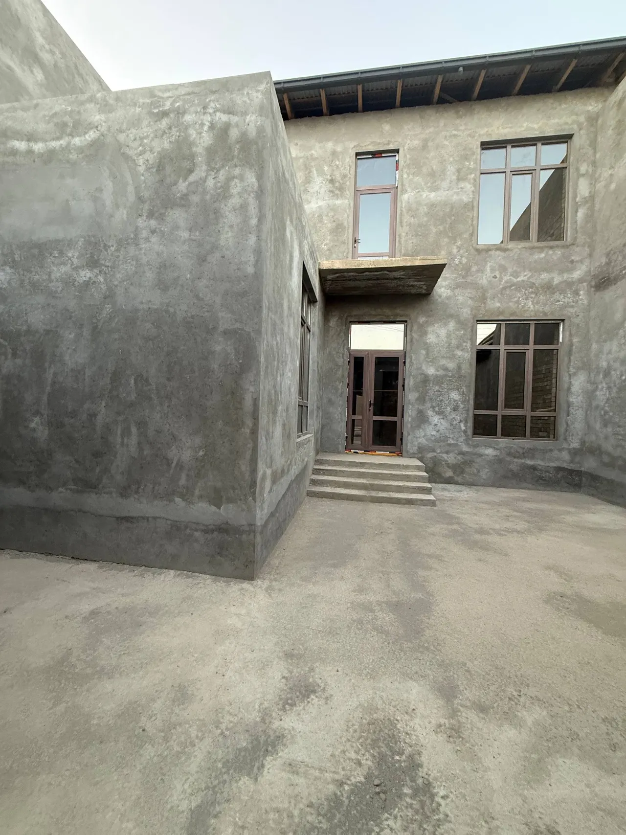 Sotiladi 6 xonali hovli uy, 2.5 sotix — Samarqand shahri