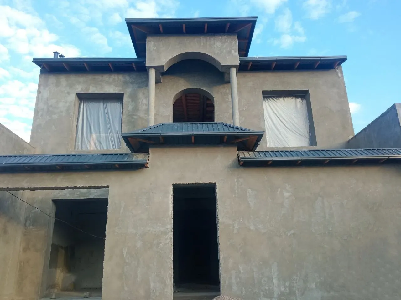 Sotiladi 6 xonali hovli uy, 1.6 sotix, 2/2 qavat — Uchtepa tumani