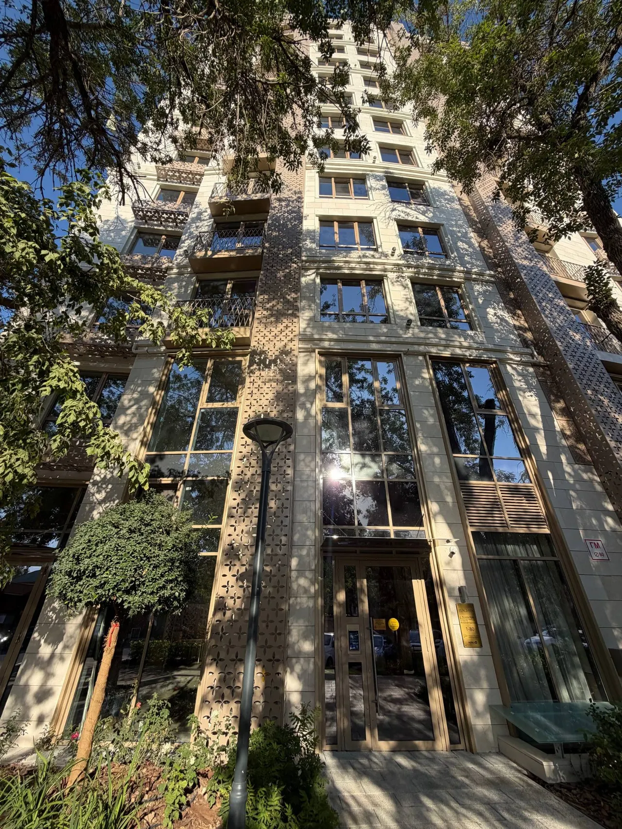 Сотилади 4 хонали квартира, 141 м², 12/14 қават — Мирзо Улуғбек тумани