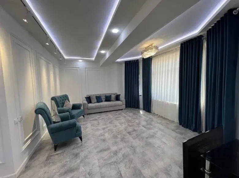 Ижарага берилади 2 хонали квартира, 77 м², 4/9 қават — Яккасарой тумани