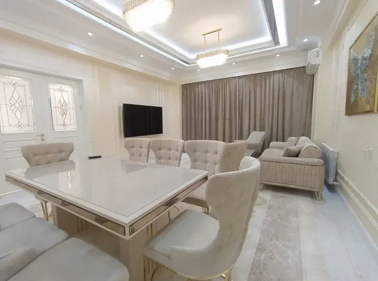 Сдаётся 4-комнатная квартира, 125 м², 5/8 этаж — Шайхантахурский район