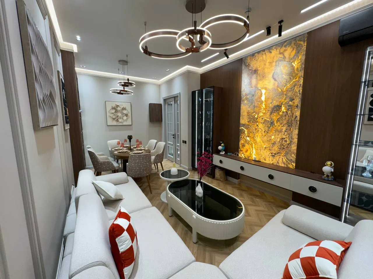 Sotiladi 4 xonali kvartira, 118 m², 4/15 qavat — Mirzo Ulugʻbek tumani