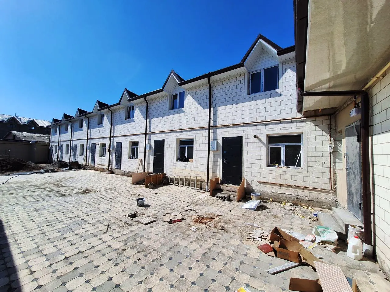 Sotiladi 3 xonali hovli uy, 11 sotix, 79 m², 1/2 qavat — Sergeli tumani