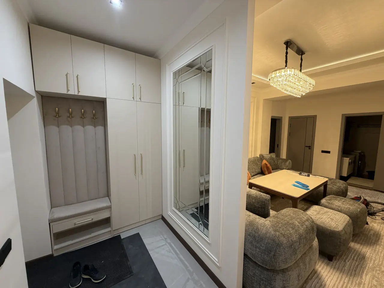 Sotiladi 4 xonali kvartira, 100 m², 2/9 qavat — Mirzo Ulugʻbek tumani