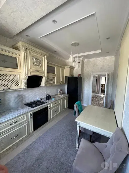 Sotiladi 4 xonali kvartira, 120 m², 7/8 qavat — Yakkasaroy tumani