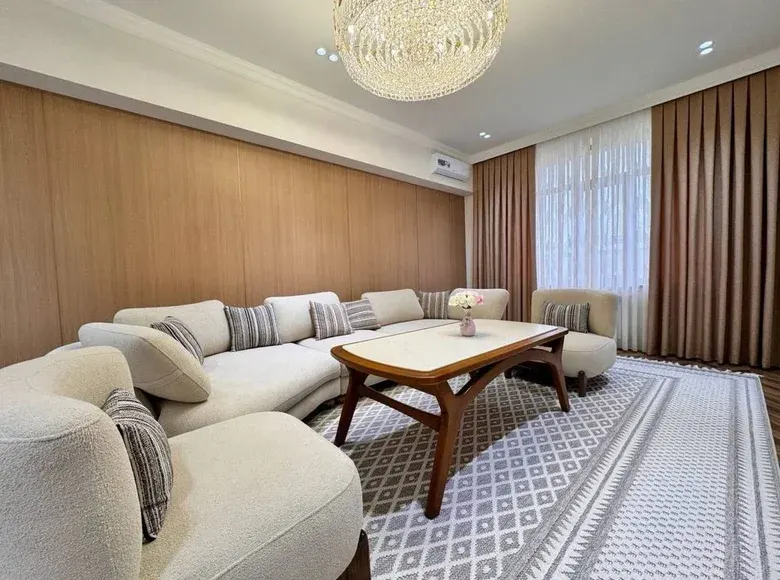 Продаётся 4-комнатная квартира, 115 м², 10/10 этаж — Яшнабадский район