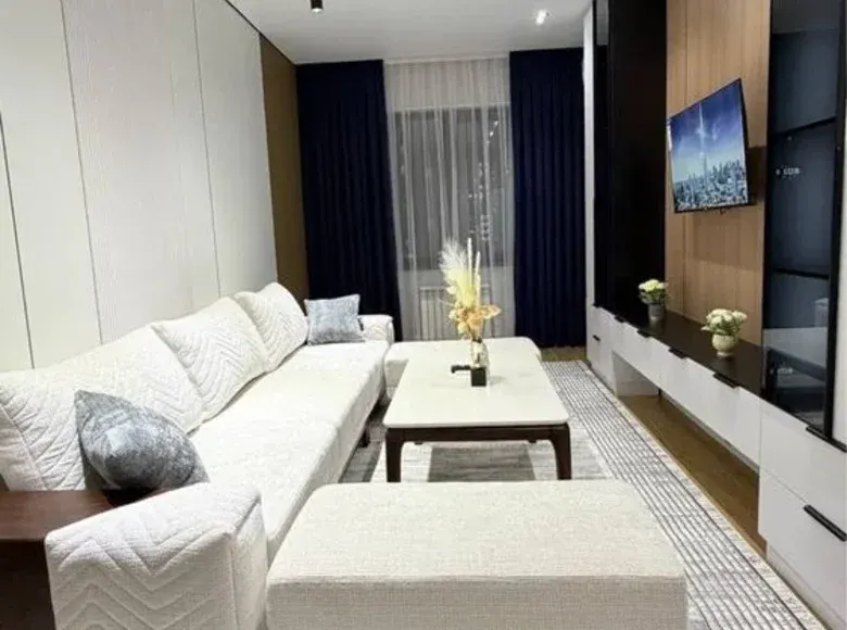 Продаётся 2-комнатная квартира, 60 м², 8/16 этаж — Шайхантахурский район