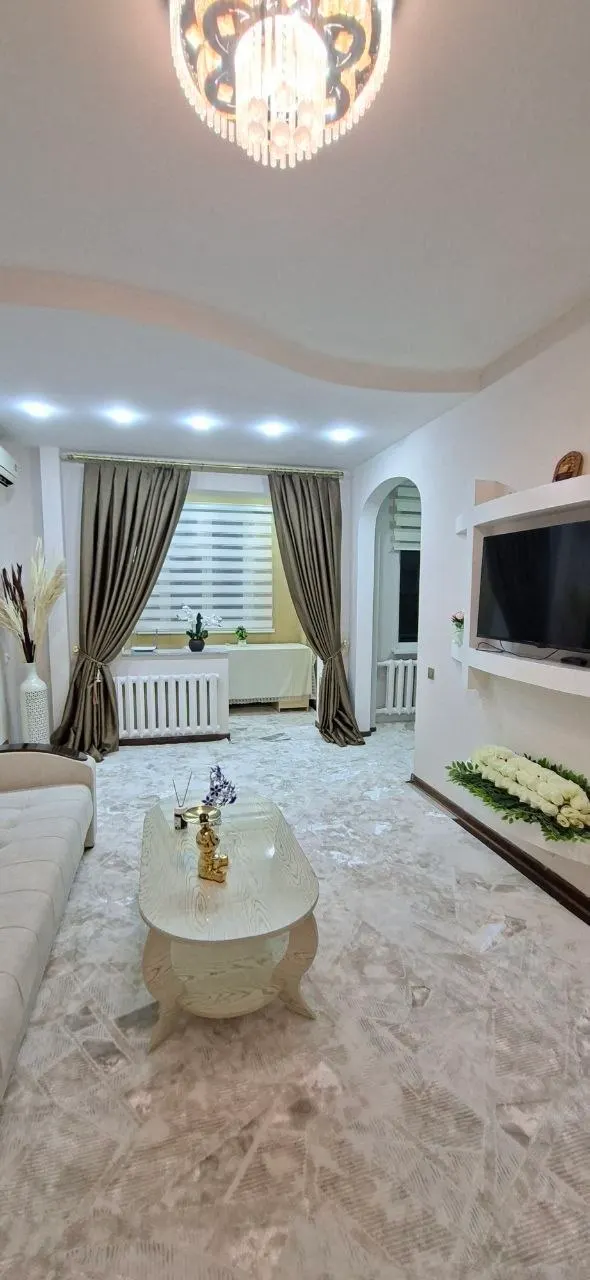 Продаётся 3-комнатная квартира, 65 м², 3/4 этаж — Чиланзарский район