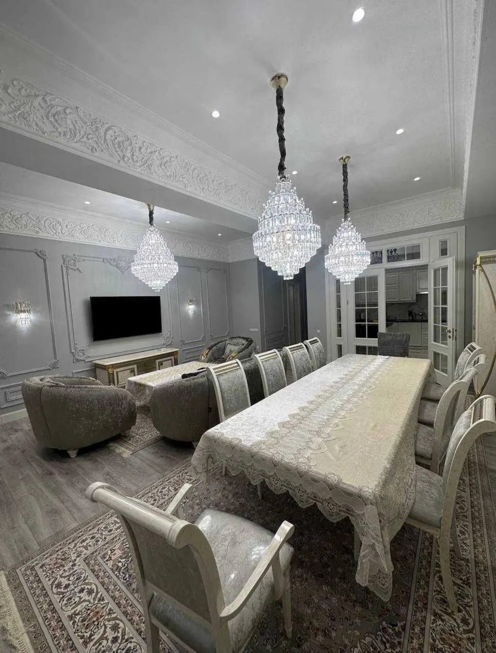 Сдаётся 4-комнатная квартира, 145 м², 5/8 этаж — Мирабадский район