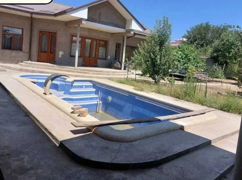 Сотилади 2 хонали ҳовли уй, 7 сотих, 240 м² — Юнусобод тумани