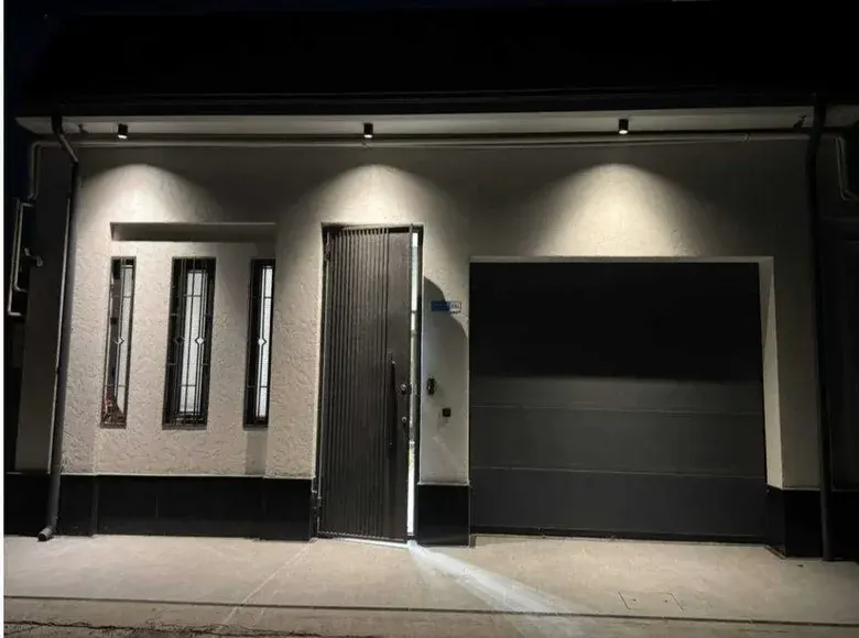Сотилади 5 хонали ҳовли уй, 2.7 сотих, 330 м² — Сергели тумани