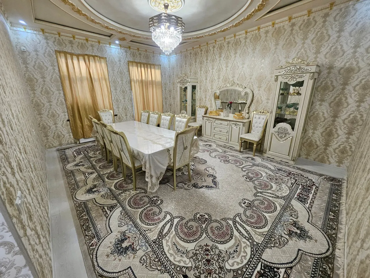 Сотилади 5 хонали ҳовли уй, 3 сотих — Нурафшон шаҳри