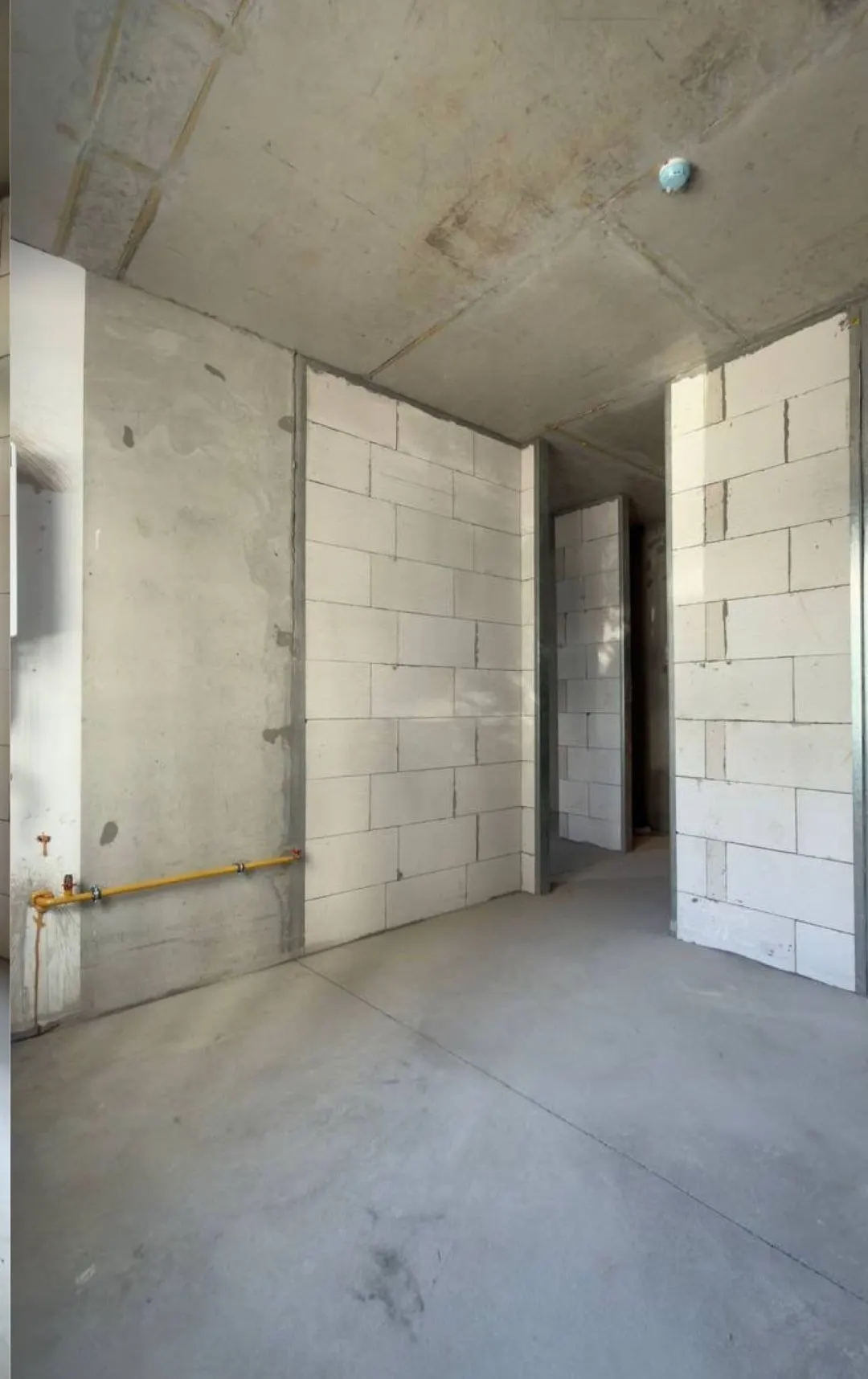 Сотилади 1 хонали квартира, 34 м², 1/9 қават — Мирзо Улуғбек тумани