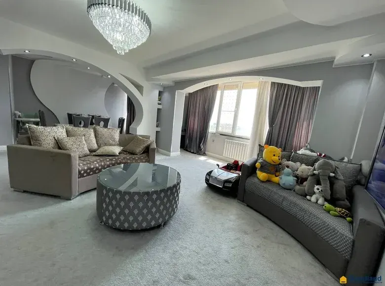 Сотилади 3 хонали квартира, 92 м², 17/18 қават — Мирзо Улуғбек тумани
