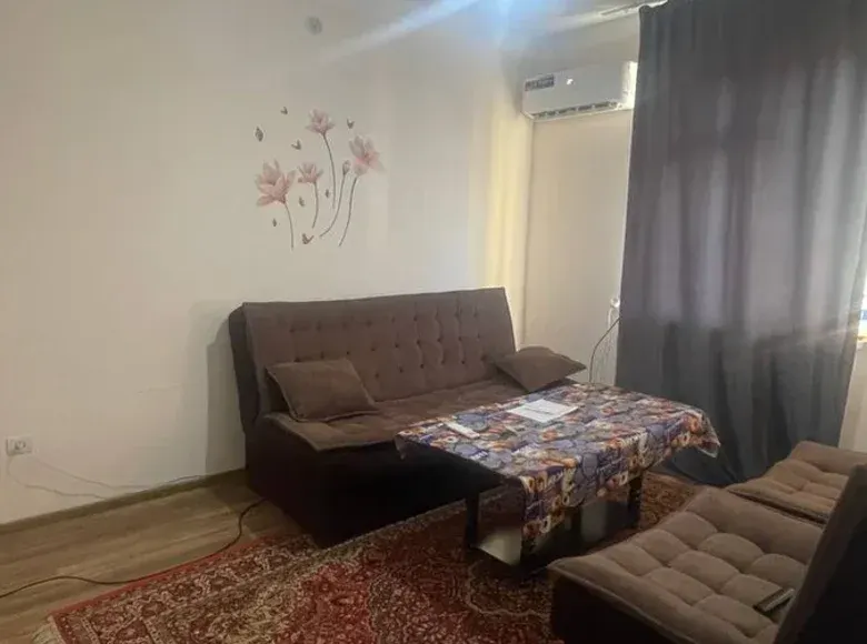 Продаётся 3-комнатная квартира, 54 м², 5/5 этаж — Фергана