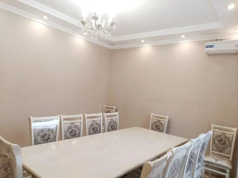 Сотилади 5 хонали квартира, 230 м², 1/3 қават — Юнусобод тумани