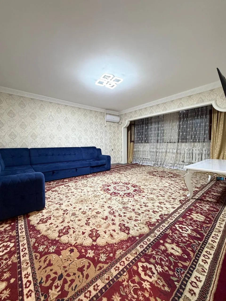 Продаётся 4-комнатная квартира, 82 м², 1/4 этаж — Юнусабадский район